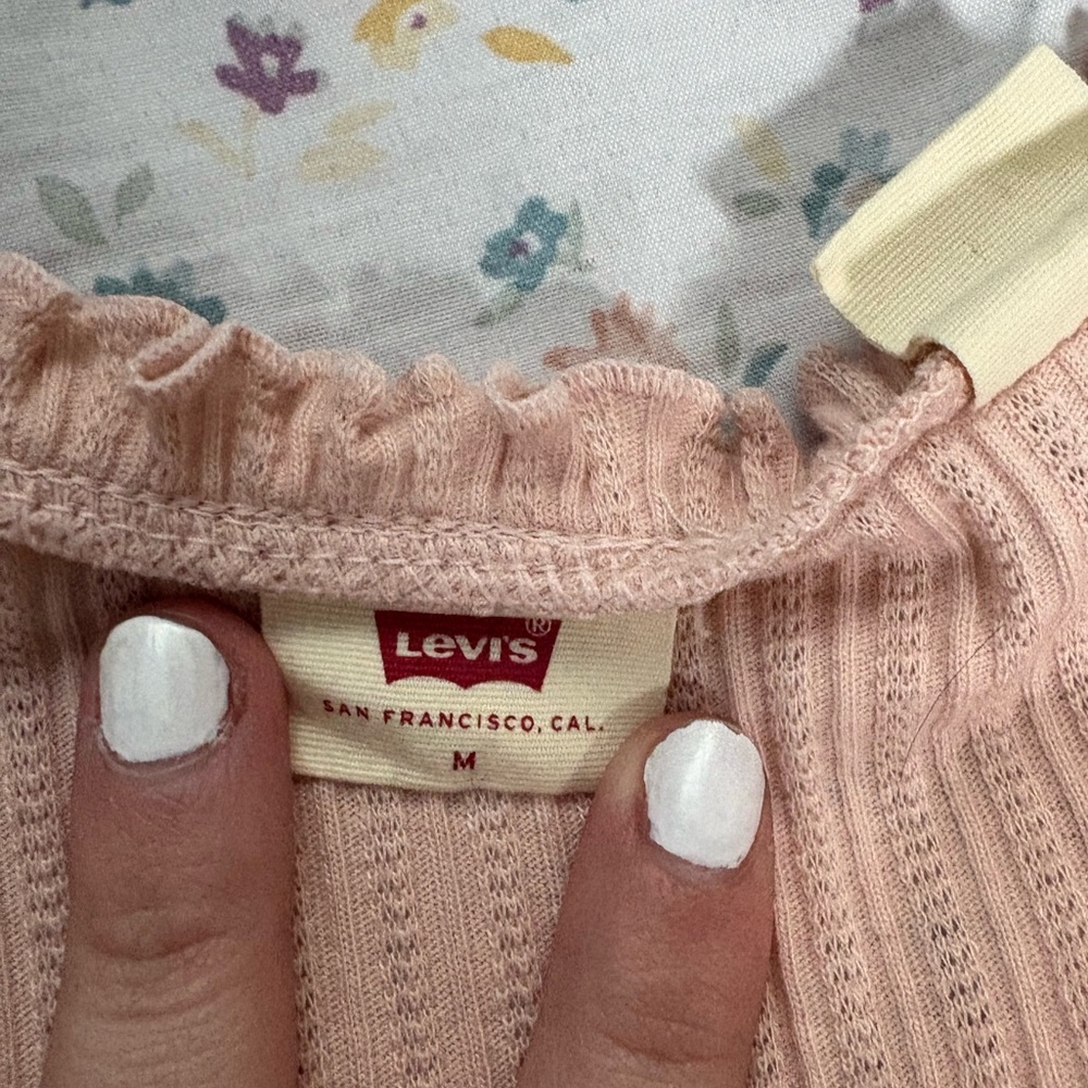 Levi’s- Pink Ribbed Button Up - Picture 6 of 8